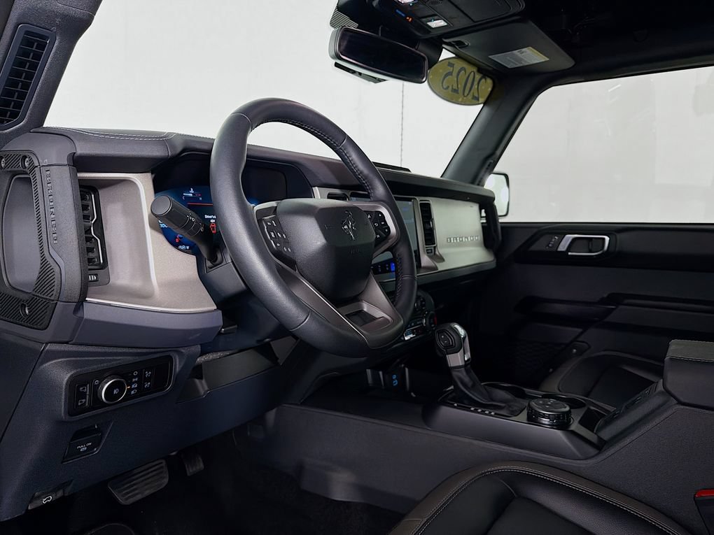Used 2025 Ford Bronco Outer Banks AWD/4WD image 14