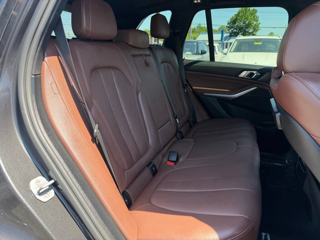 Used 2022 BMW X5 xDrive40i AWD/4WD image 26