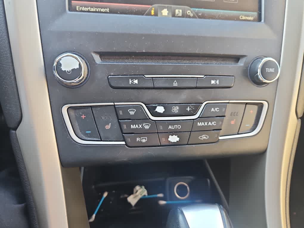 Used 2016 Ford Fusion Energi SE FWD image 17