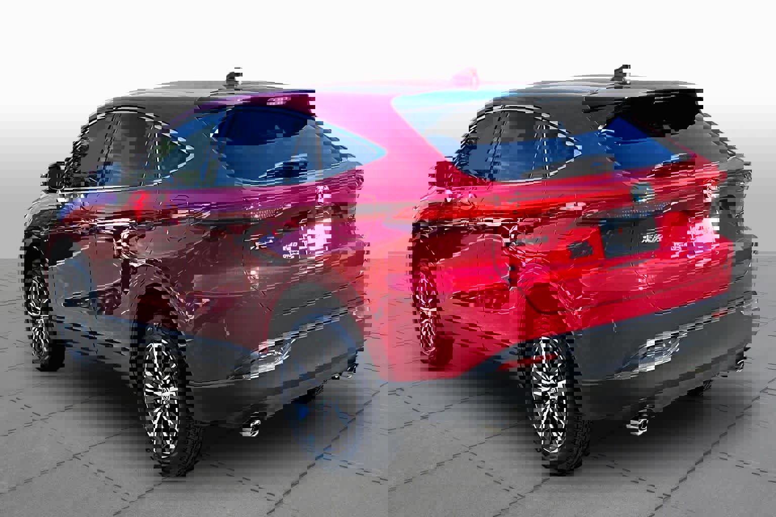 Used 2023 Toyota Venza LE AWD/4WD image 11