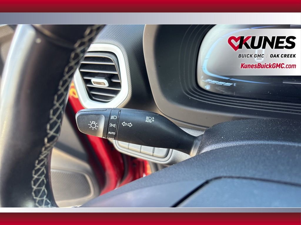 Used 2023 Hyundai Venue Limited w/ Cargo Package image 13