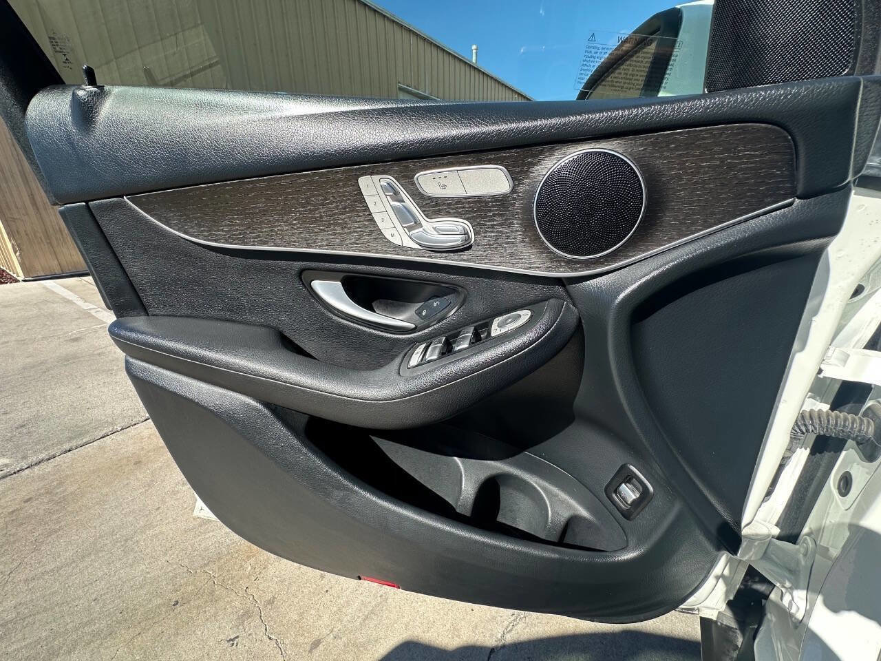 Used 2020 Mercedes-Benz GLC 300 4MATIC image 9