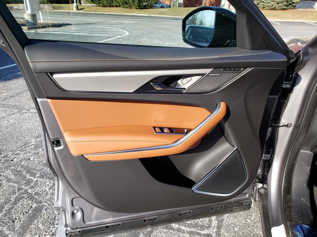 New 2026 Jaguar F-PACE R-Dynamic S image 9