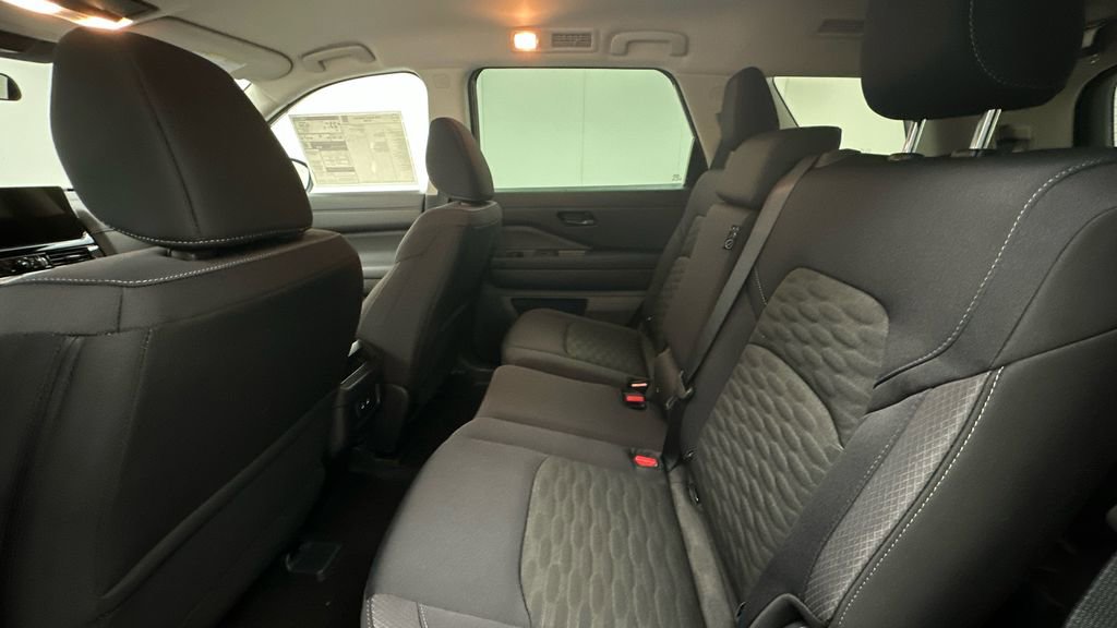 New 2026 Nissan Pathfinder SV image 10