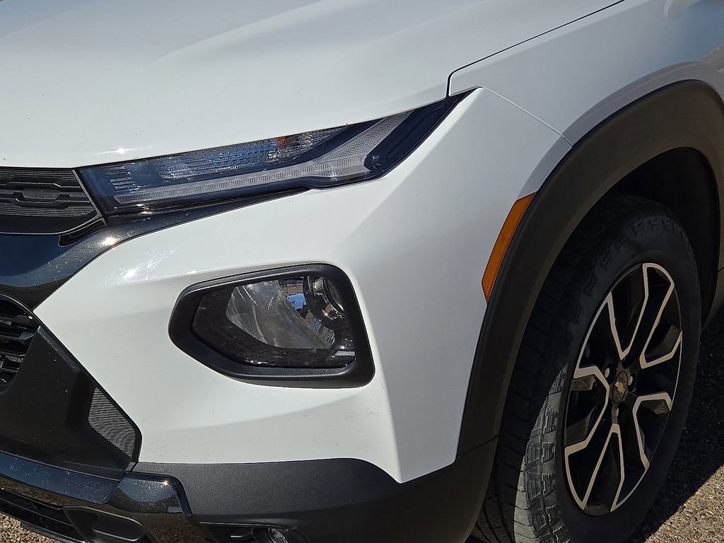 Used 2023 Chevrolet TrailBlazer ACTIV w/ Driver Confidence Package image 10