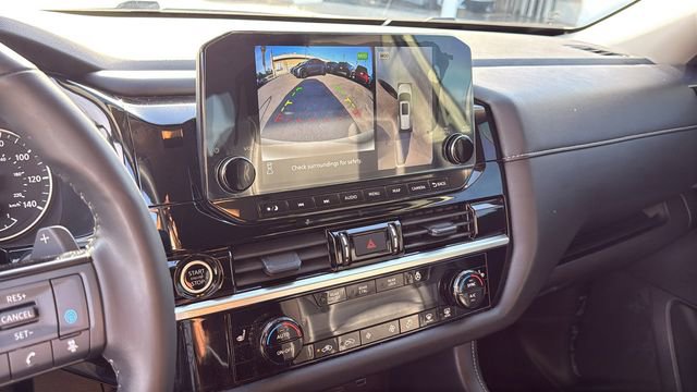 Used 2024 Nissan Pathfinder SL image 18