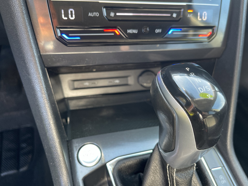 Used 2022 Volkswagen Tiguan SE image 27