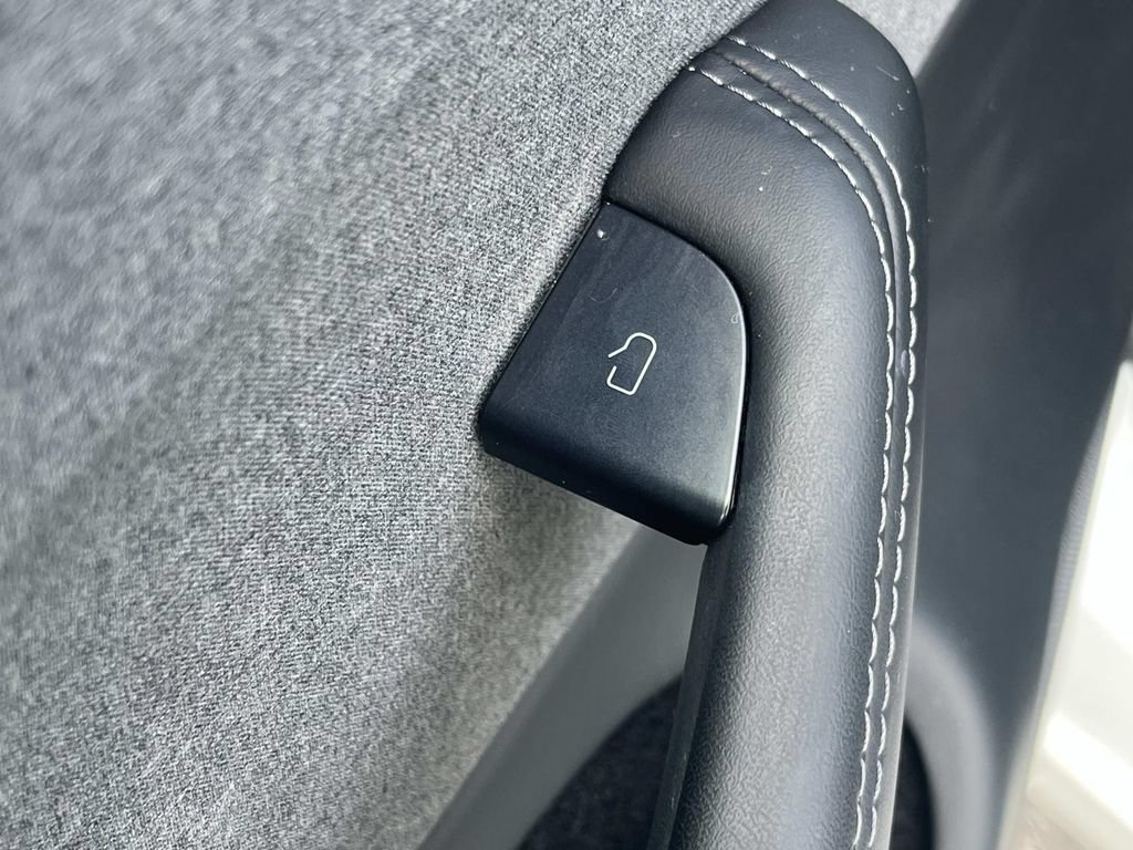 Used 2025 Tesla Model 3 Long Range RWD image 30