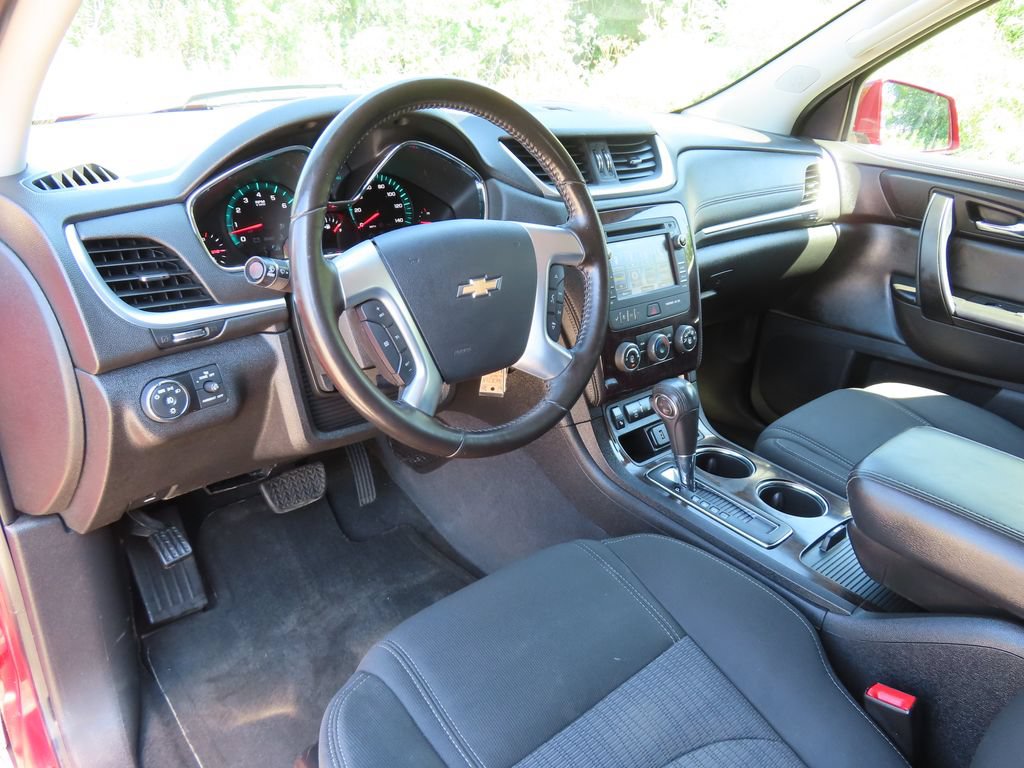 Used 2015 Chevrolet Traverse LT w/ Style and Technology Package FWD image 19