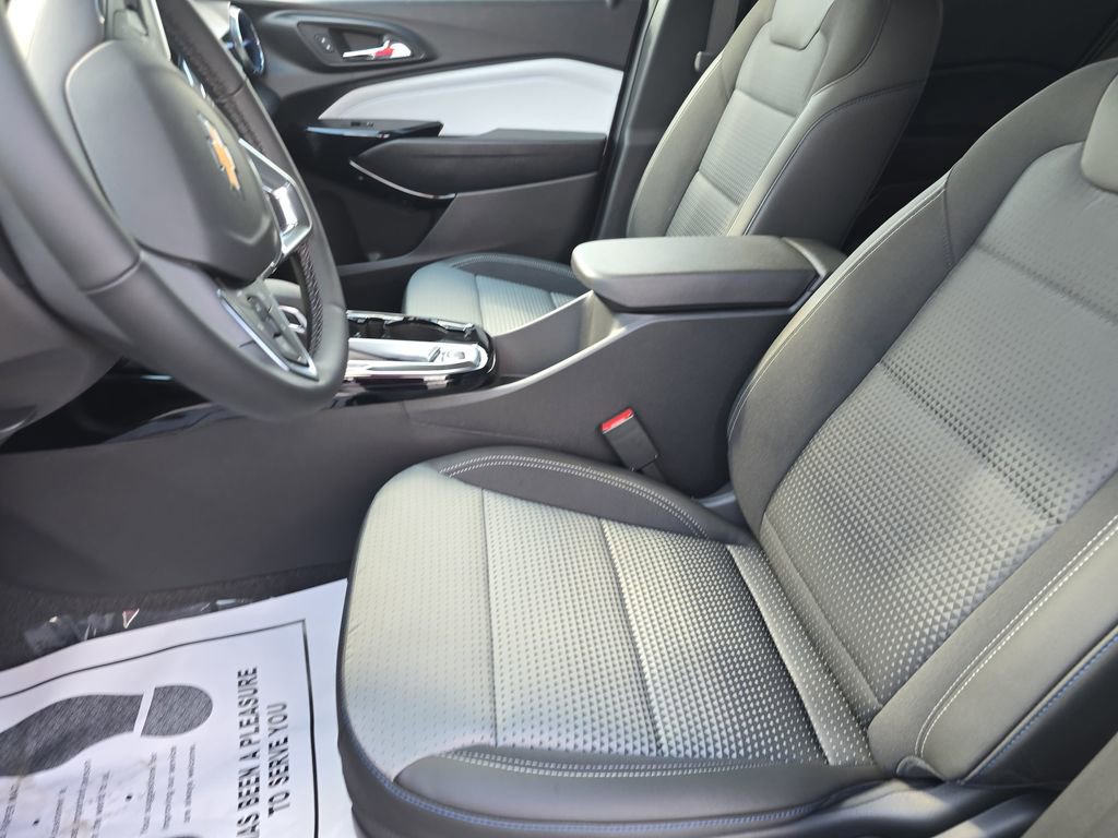 New 2026 Chevrolet Trax LT w/ Driver Confidence Package image 30