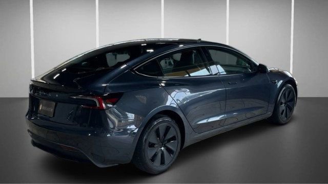 Used 2025 Tesla Model 3 Long Range RWD image 4