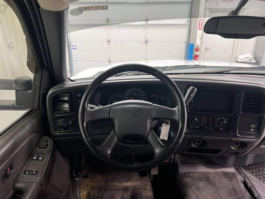 Used 2006 Chevrolet Silverado 2500 LT AWD/4WD image 11