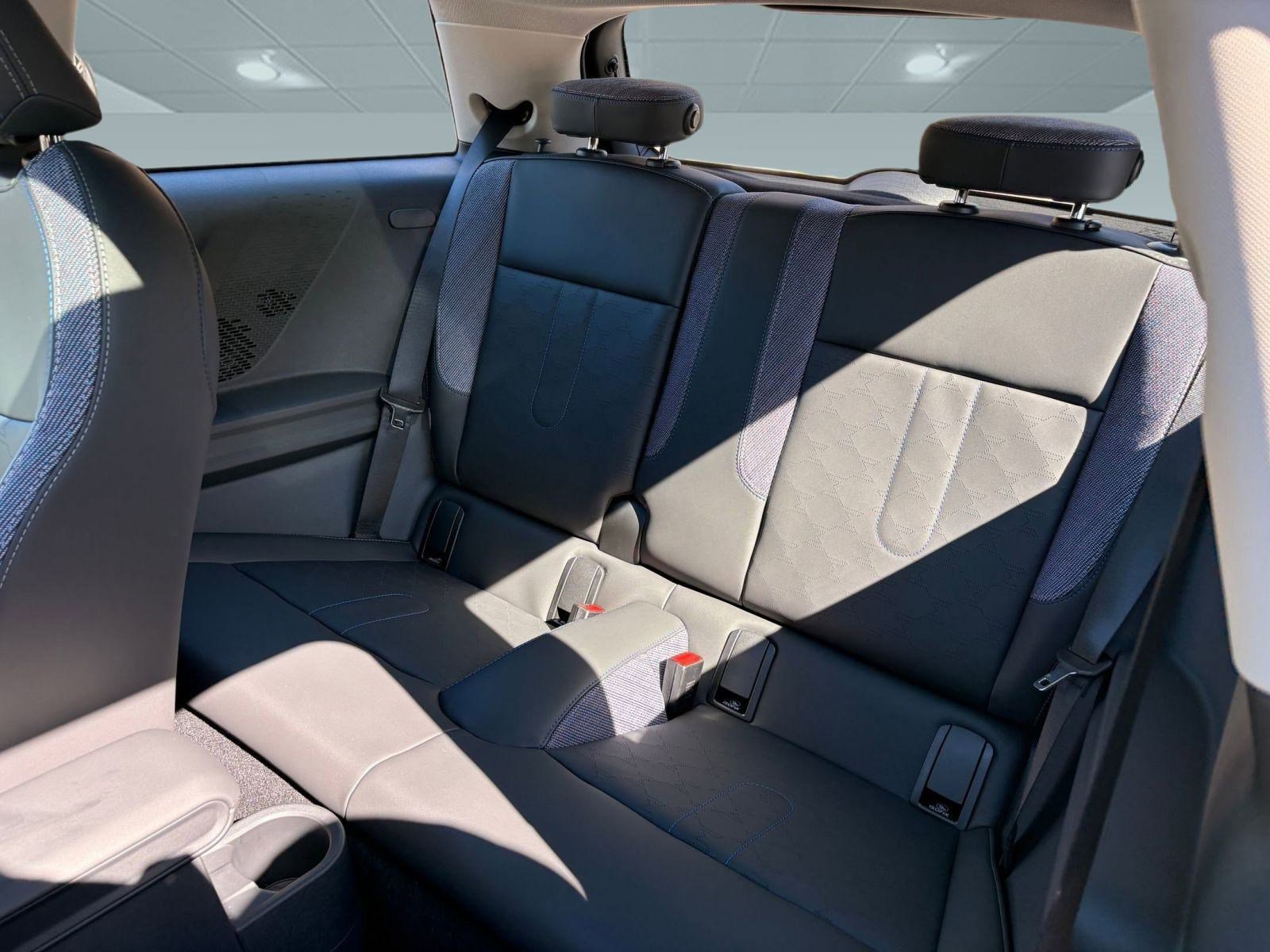 New 2026 MINI Cooper 2-Door Hardtop image 22