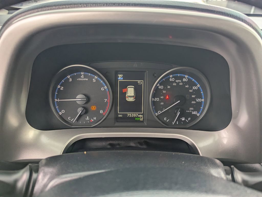Used 2018 Toyota RAV4 XLE image 22