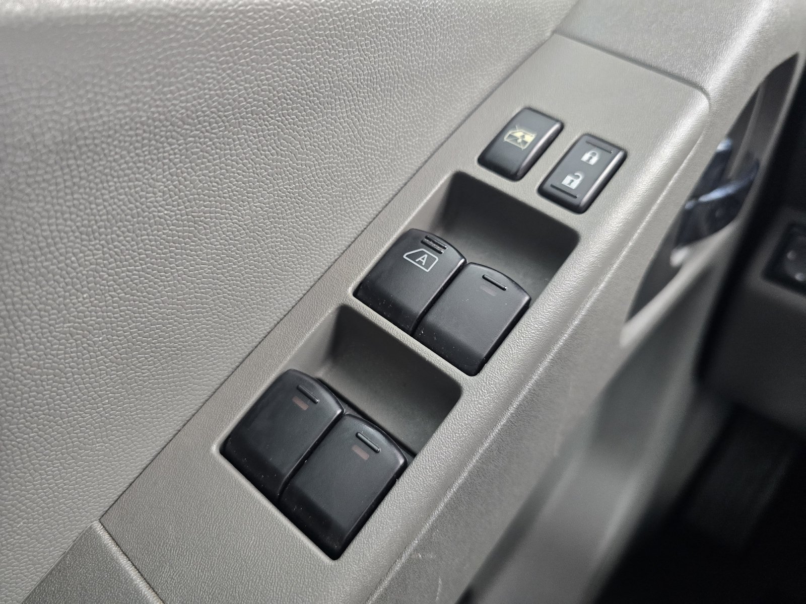 Used 2021 Nissan Frontier SV w/ Midnight Edition Floor Mats AWD/4WD image 24