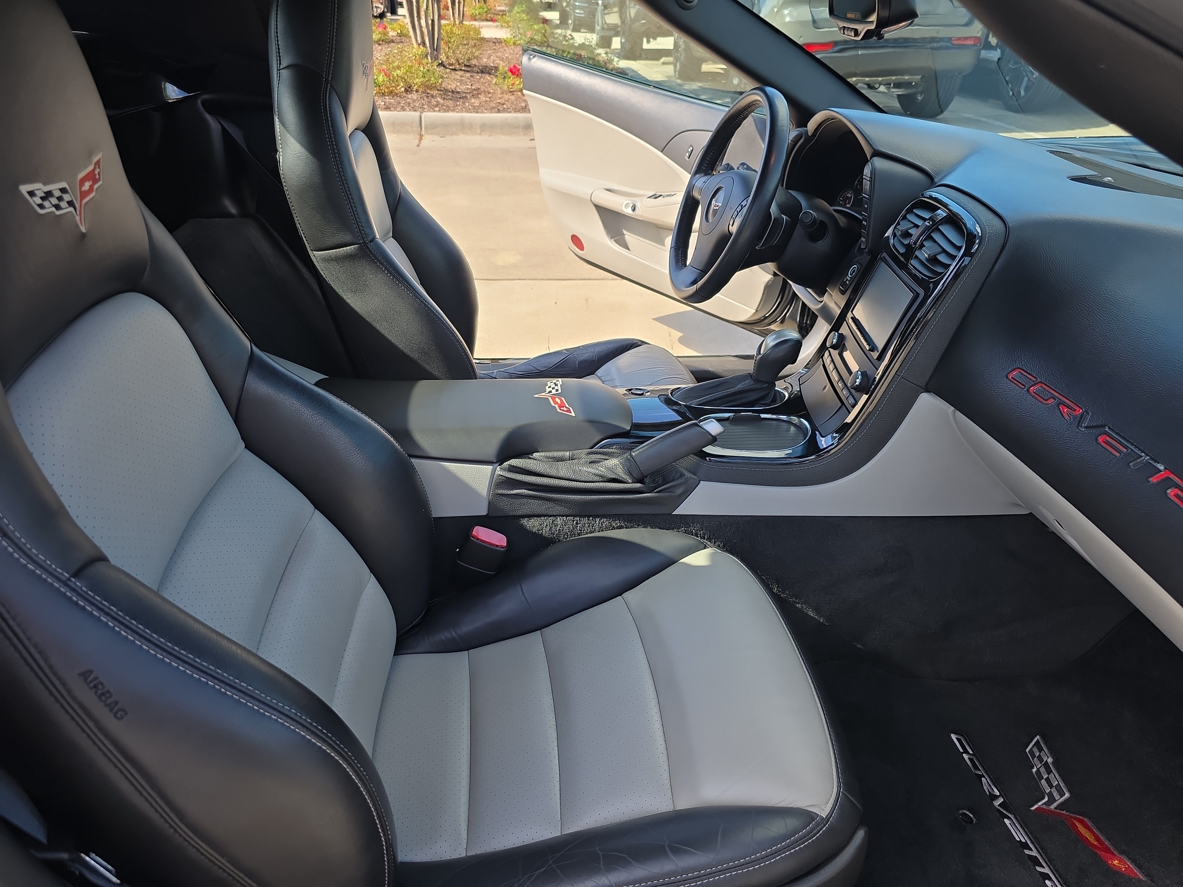 Used 2009 Chevrolet Corvette Convertible w/ Preferred Equipment Group RWD image 34