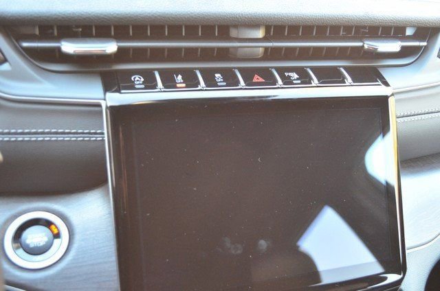 New 2025 Jeep Grand Cherokee Limited w/ Black Appearance Package image 27