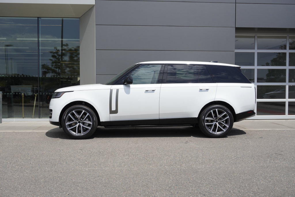 New 2026 Land Rover Range Rover Long Wheelbase SE AWD/4WD image 8