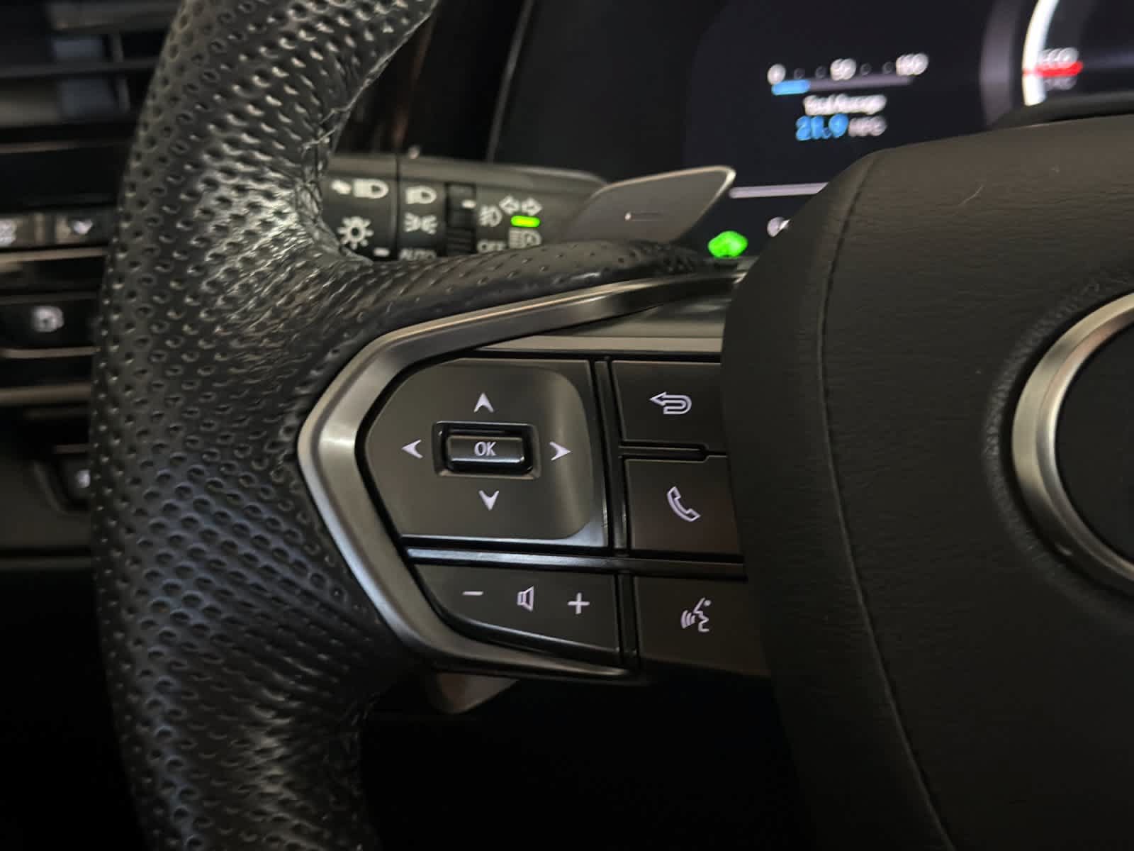 Certified 2025 Lexus TX 500h AWD w/ Technology Package image 27