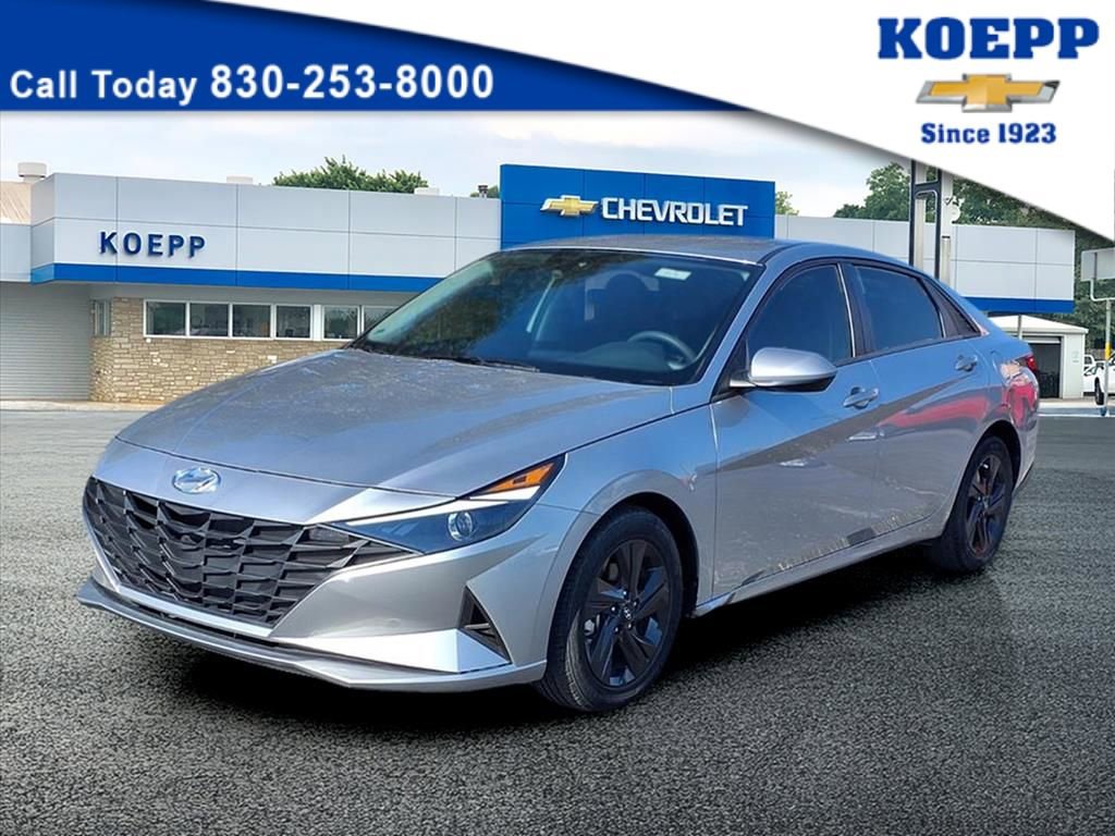 Used 2023 Hyundai Elantra SEL image 1