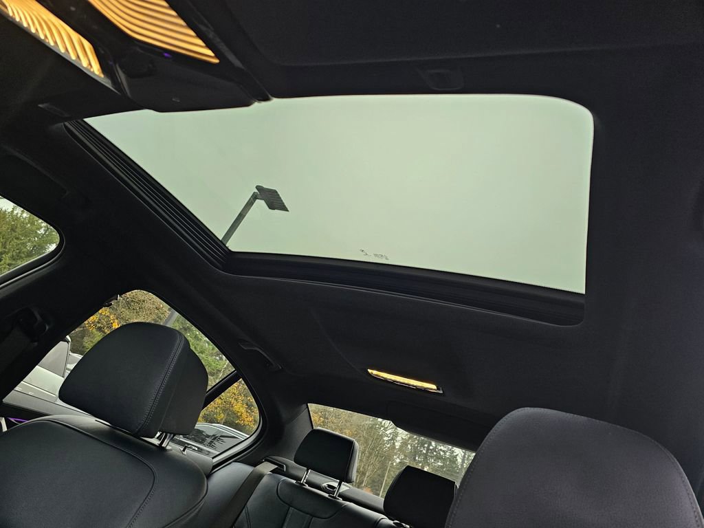 Used 2018 BMW M550i xDrive image 10