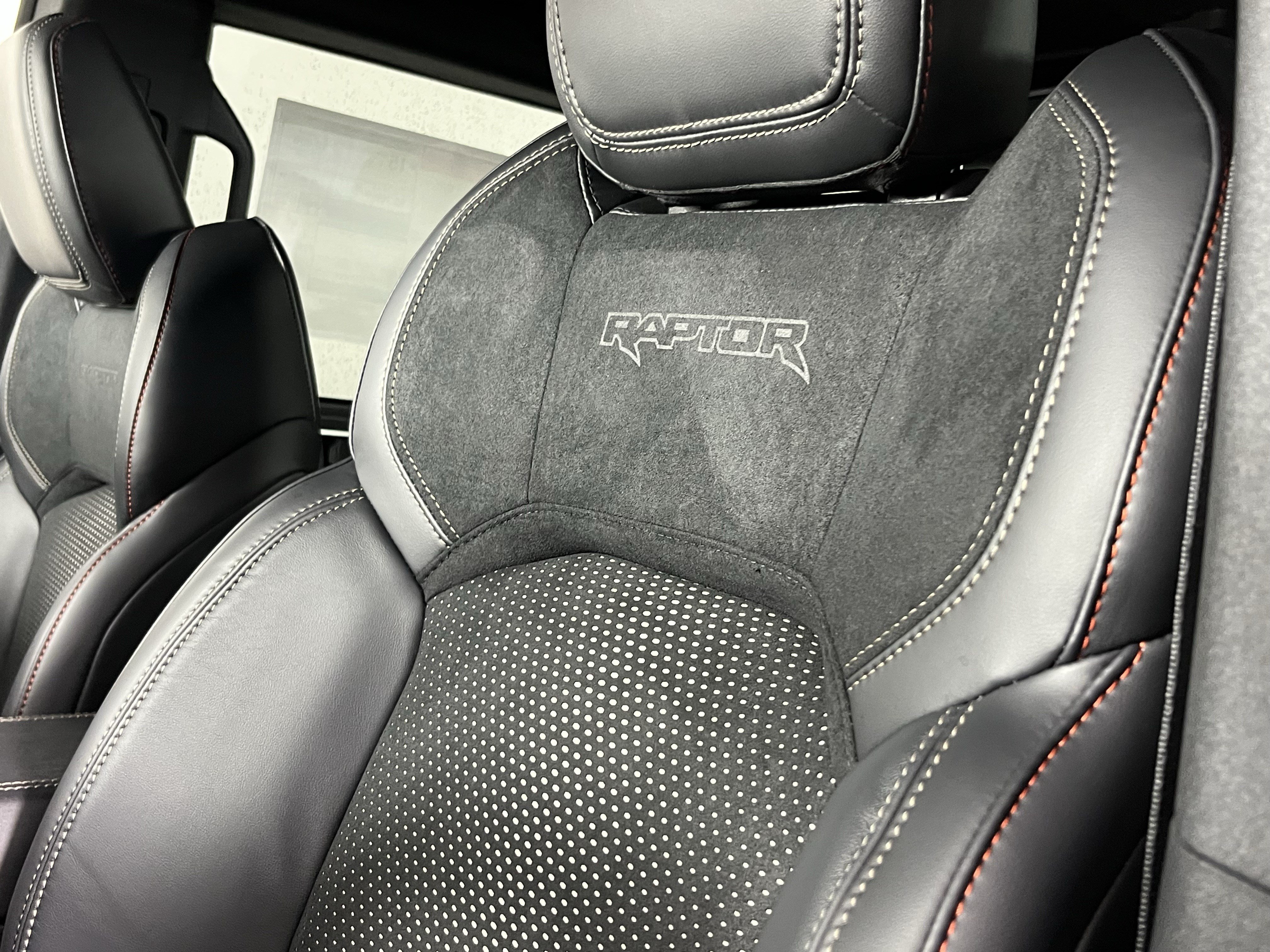 New 2026 Ford Bronco Raptor w/ Interior Carbon Fiber Pack AWD/4WD image 15