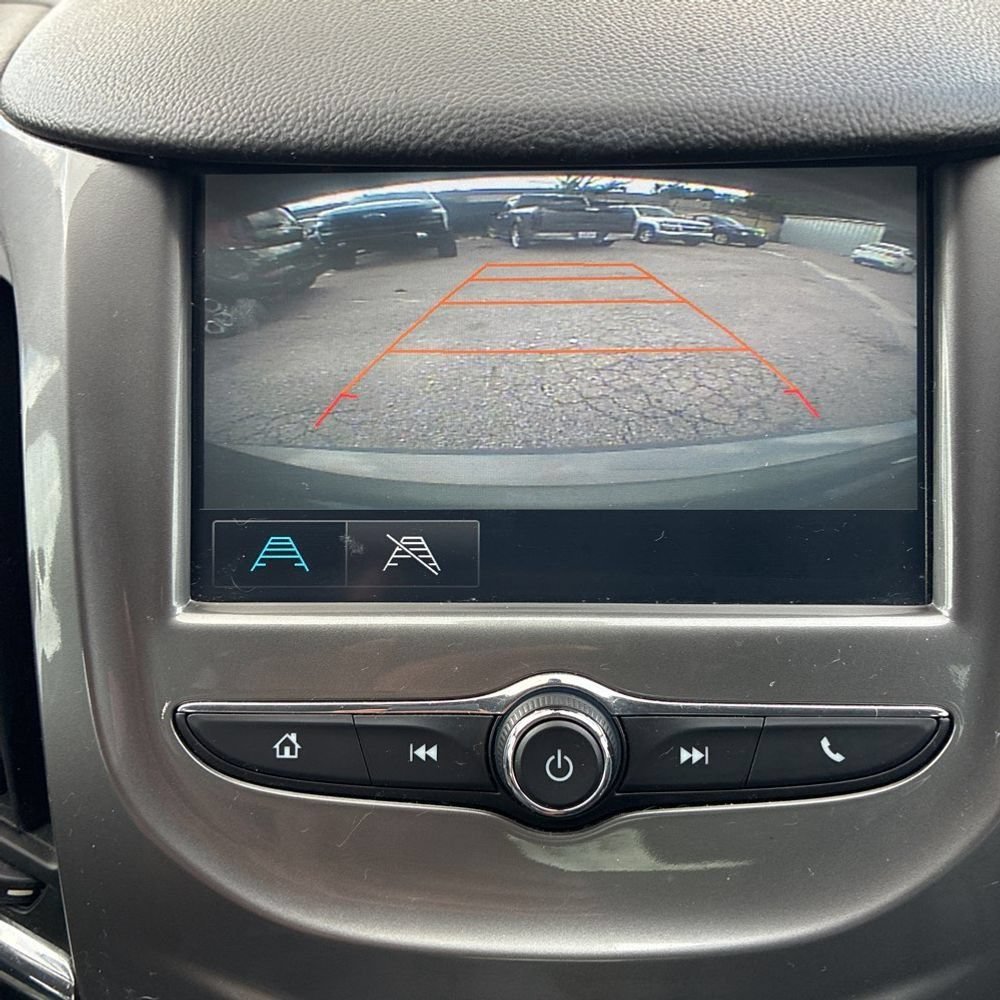 Used 2018 Chevrolet Cruze LT w/ Convenience Package FWD image 9