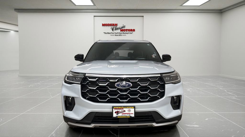 Used 2025 Ford Explorer Platinum w/ LUX Leather Package AWD/4WD image 2
