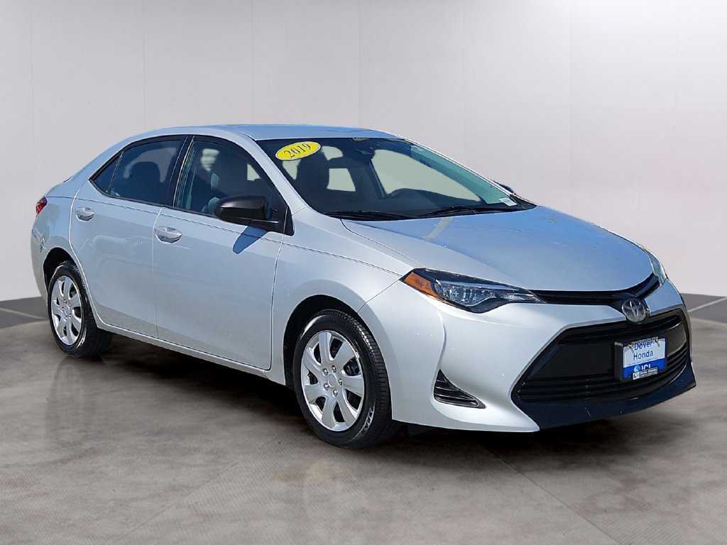 Used 2019 Toyota Corolla LE FWD image 3