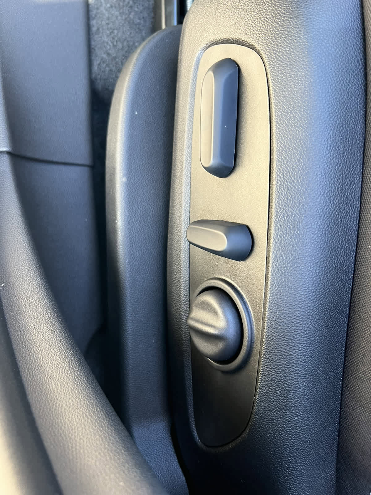New 2024 GMC Terrain SLE w/ Driver Convenience Package FWD image 13