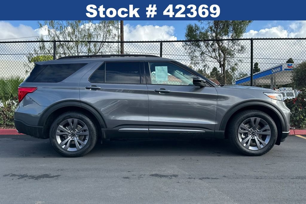 Certified 2023 Ford Explorer XLT w/ Equipment Group 202A image 4