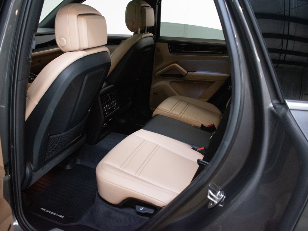 Certified 2026 Porsche Cayenne E-Hybrid AWD/4WD image 22