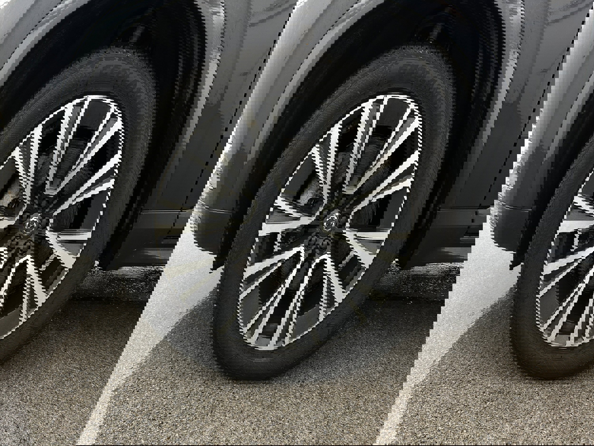 Used 2021 Volvo XC90 T5 Momentum w/ Advanced Package image 39