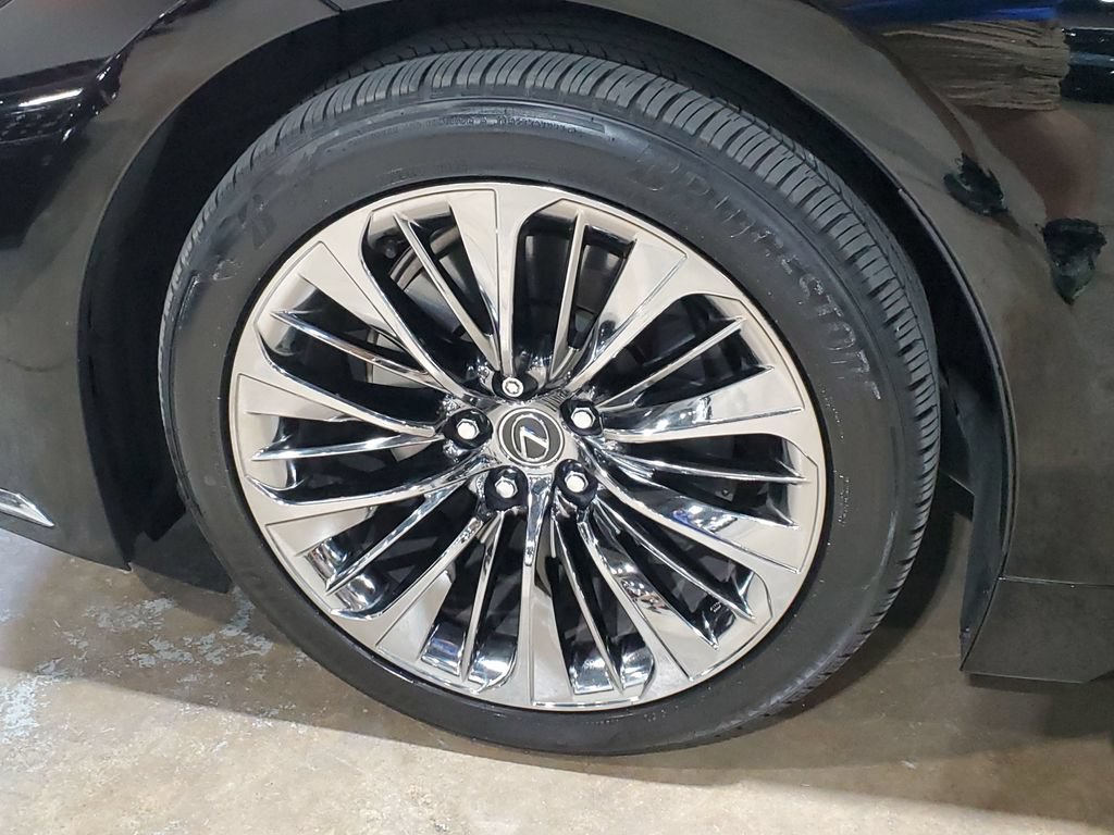 Used 2023 Lexus LS 500 w/ Interior Upgrade Package RWD image 40