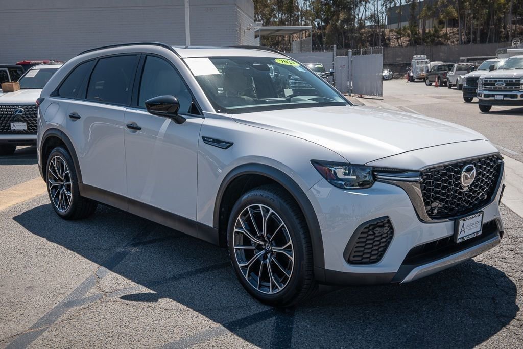 Used 2025 MAZDA CX-70 Plug-In Hybrid w/ Premium Pkg image 4