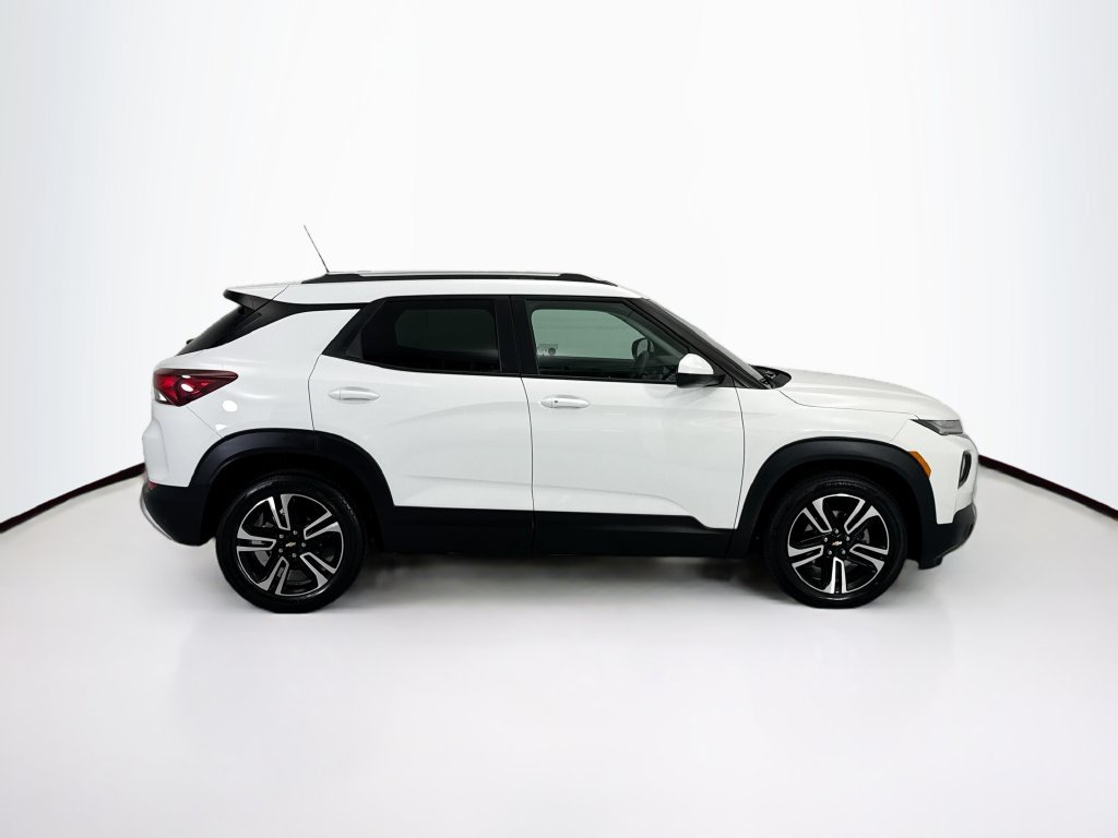 Used 2023 Chevrolet TrailBlazer LT FWD image 4