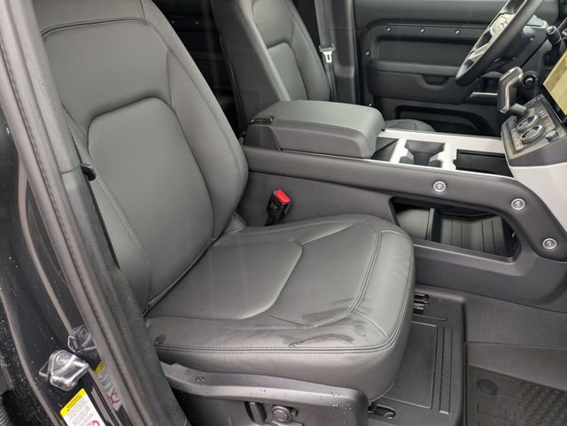New 2026 Land Rover Defender 110 X-Dynamic SE image 18