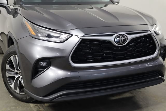 Used 2023 Toyota Highlander XLE FWD image 48