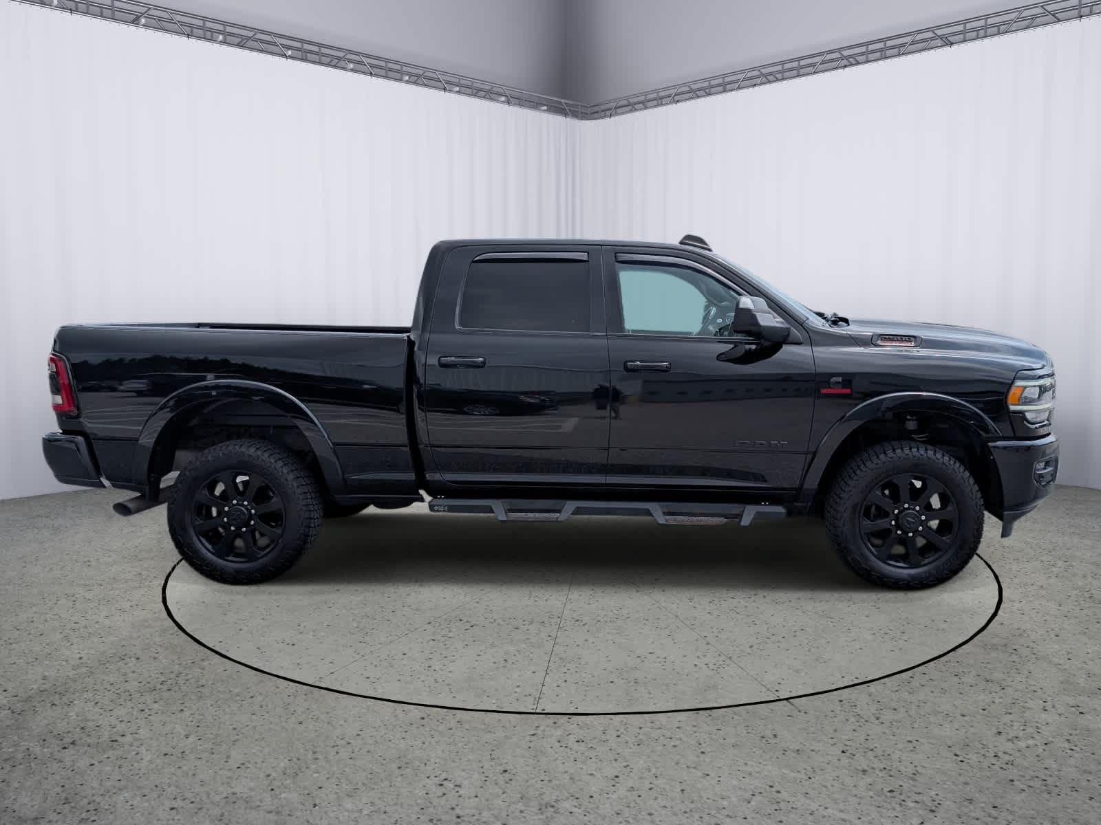 Used 2022 RAM 2500 Laramie AWD/4WD image 2