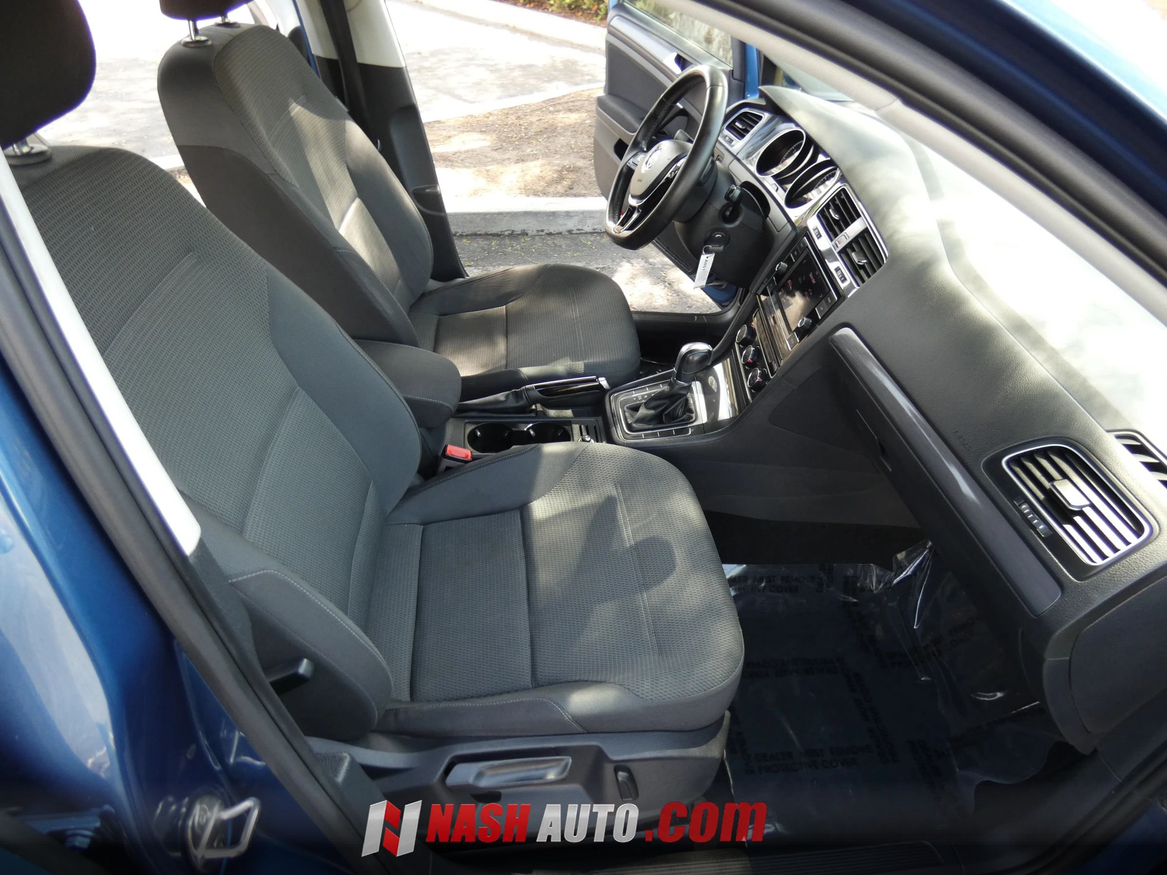 Used 2018 Volkswagen Golf S FWD image 28