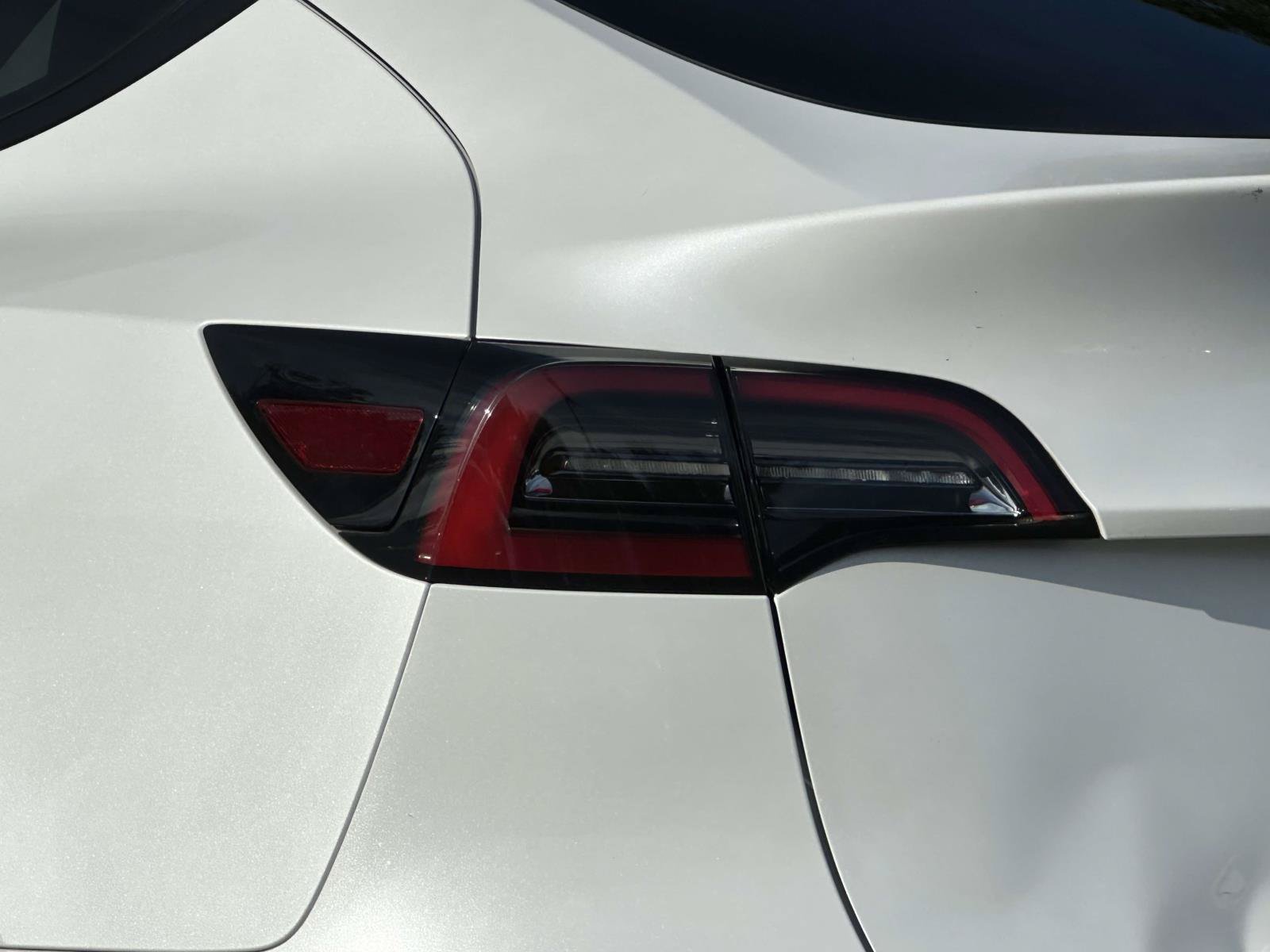 Used 2022 Tesla Model Y Long Range AWD/4WD image 12