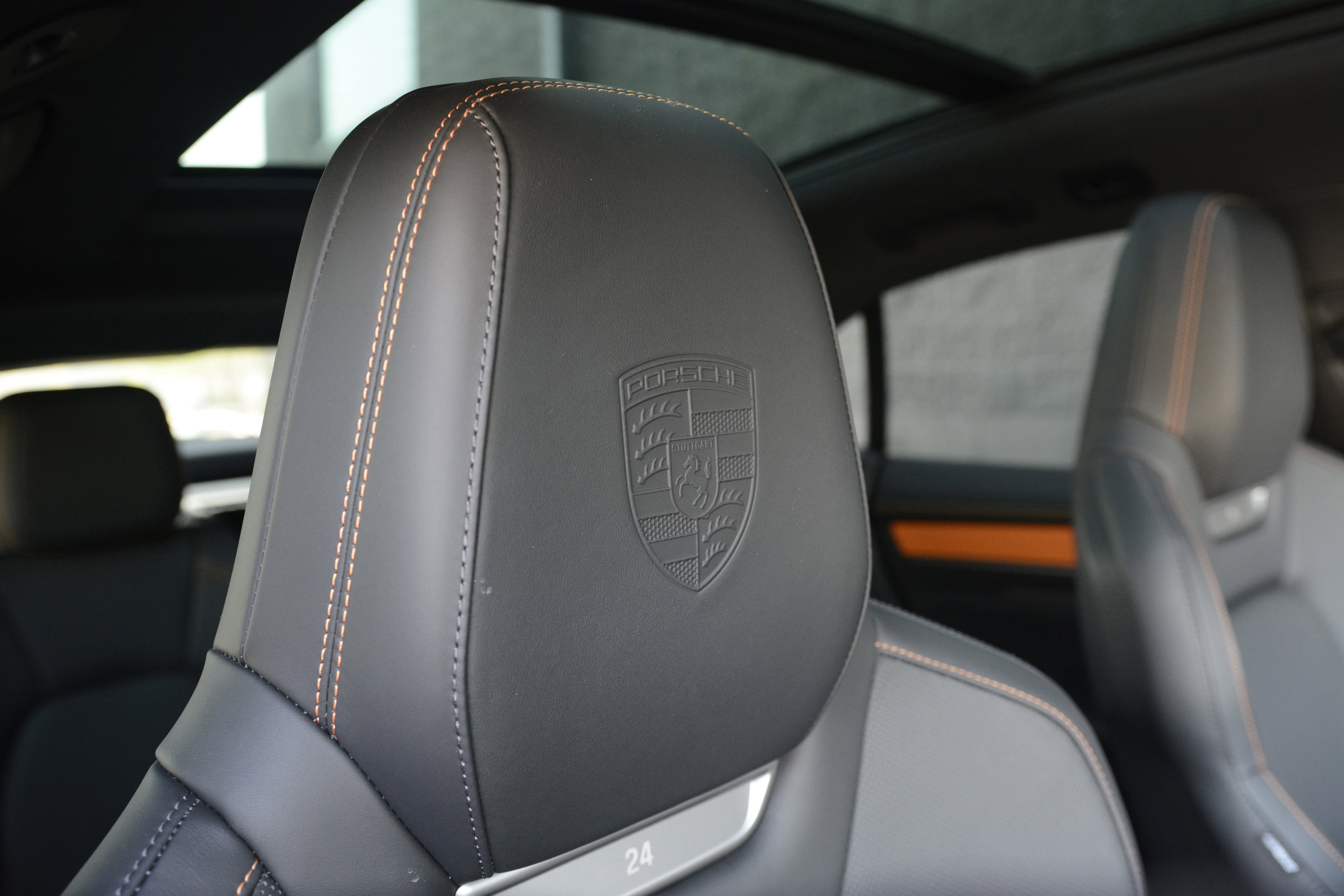 Certified 2025 Porsche Macan Electric image 28