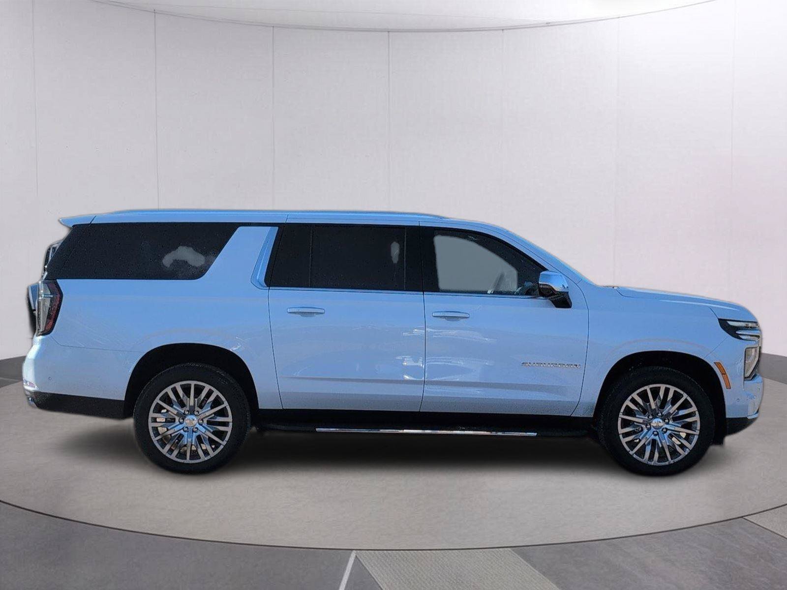 New 2026 Chevrolet Suburban Premier w/ Sun And Tow Package AWD/4WD image 2