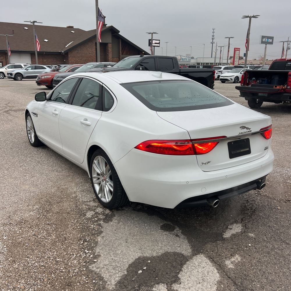 Used 2016 Jaguar XF Prestige image 4