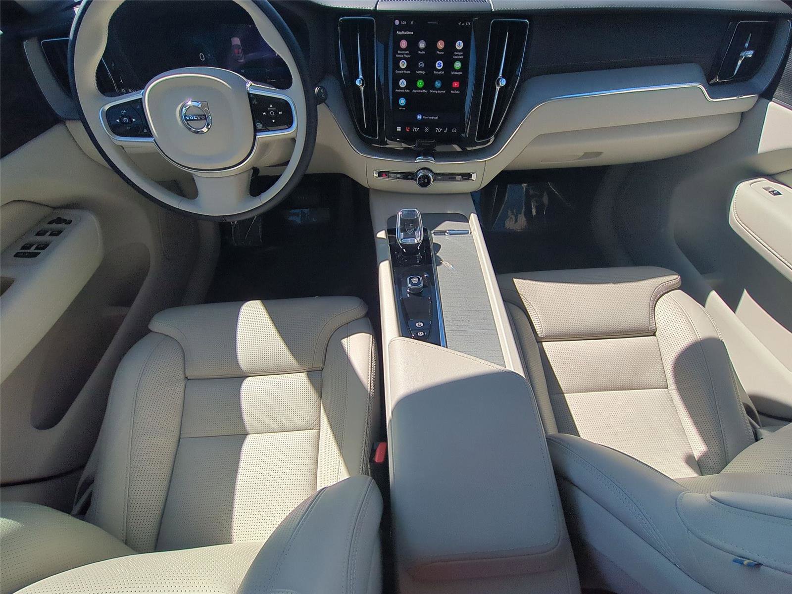 Used 2025 Volvo XC60 T8 Ultra w/ Protection Package Premier image 18