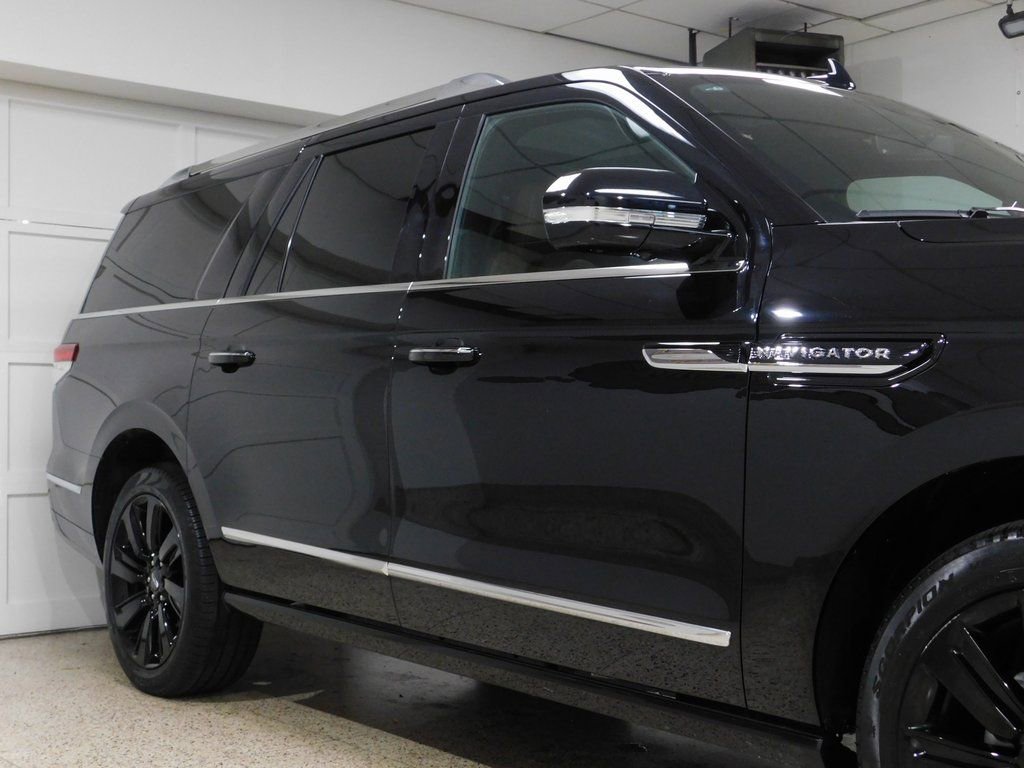Used 2024 Lincoln Navigator L Reserve w/ Equipment Group 201A image 12