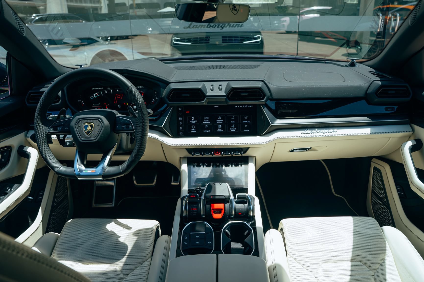 Used 2025 Lamborghini Urus SE AWD/4WD image 7