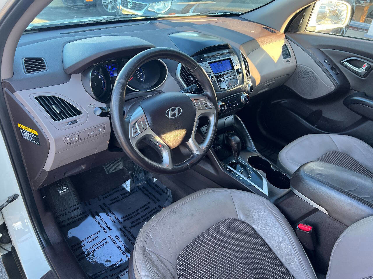 Used 2011 Hyundai Tucson GLS image 17