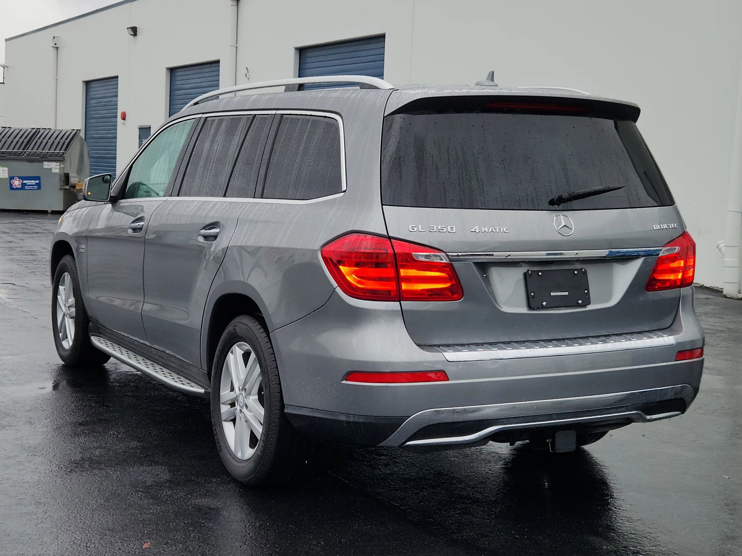 Used 2016 Mercedes-Benz GL 320 BlueTEC 4MATIC w/ Premium I Package image 3