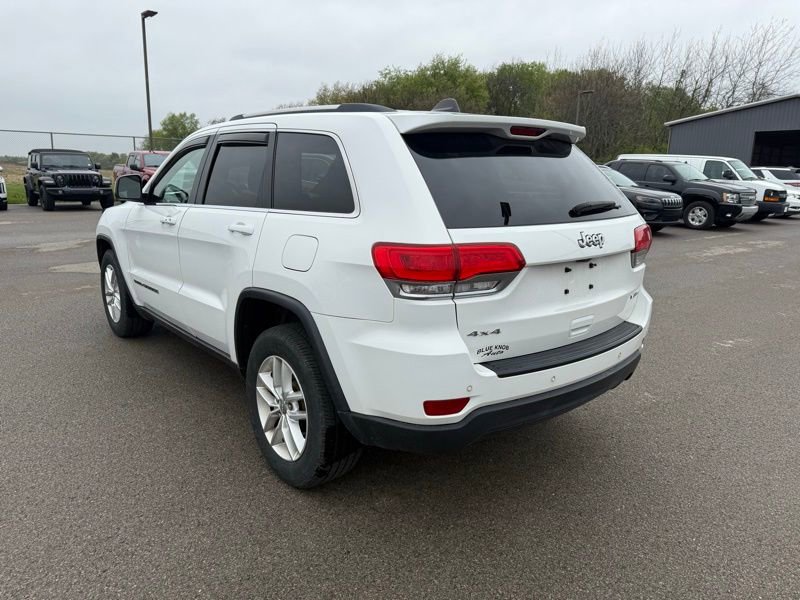 Used 2017 Jeep Grand Cherokee Laredo AWD/4WD image 8